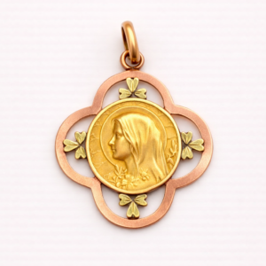 Médaille Vierge Marie quadrilobée aux motifs de trèfle 18K